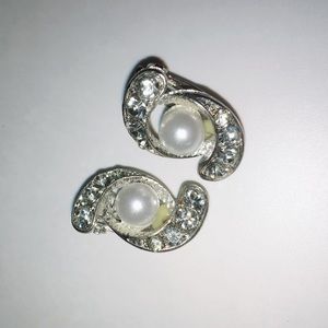 Pearl Clip On Earrings
